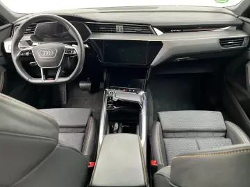 E-TRON SPORTBACK 55 S LINE BLACK EDITION PANO 22