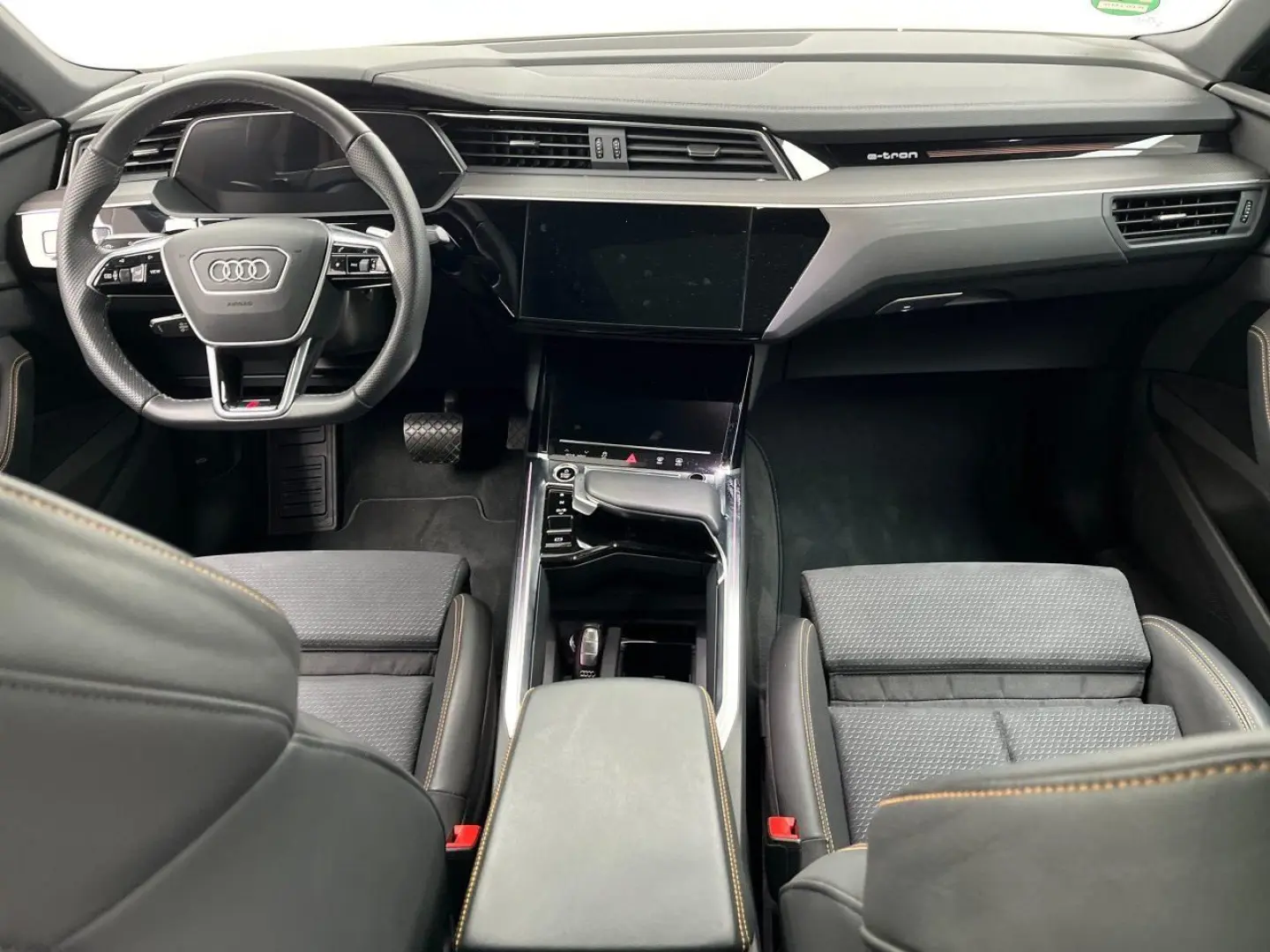 E-TRON SPORTBACK 55 S LINE BLACK EDITION PANO 22