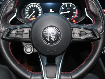 Giulia Competizione Q4 Garantie 07-27 Matrix LED