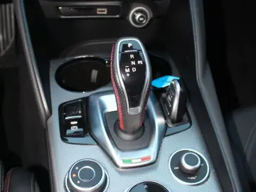 Giulia Competizione Q4 Garantie 07-27 Matrix LED