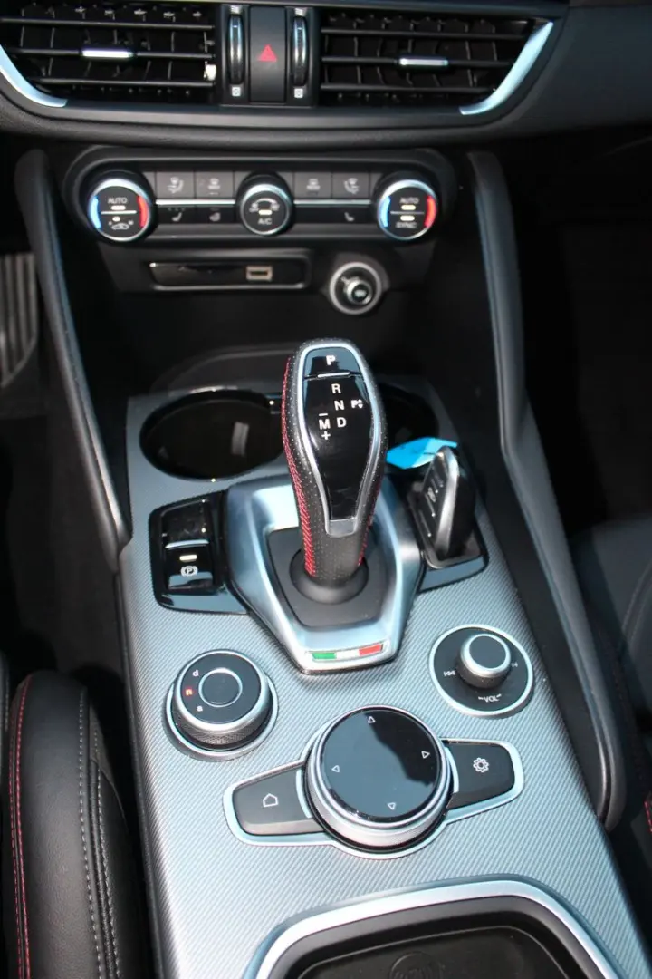 Giulia Competizione Q4 Garantie 07-27 Matrix LED