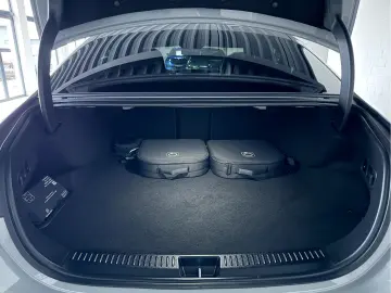 E 300 e AMG Line Superscreen Burmester4D Night