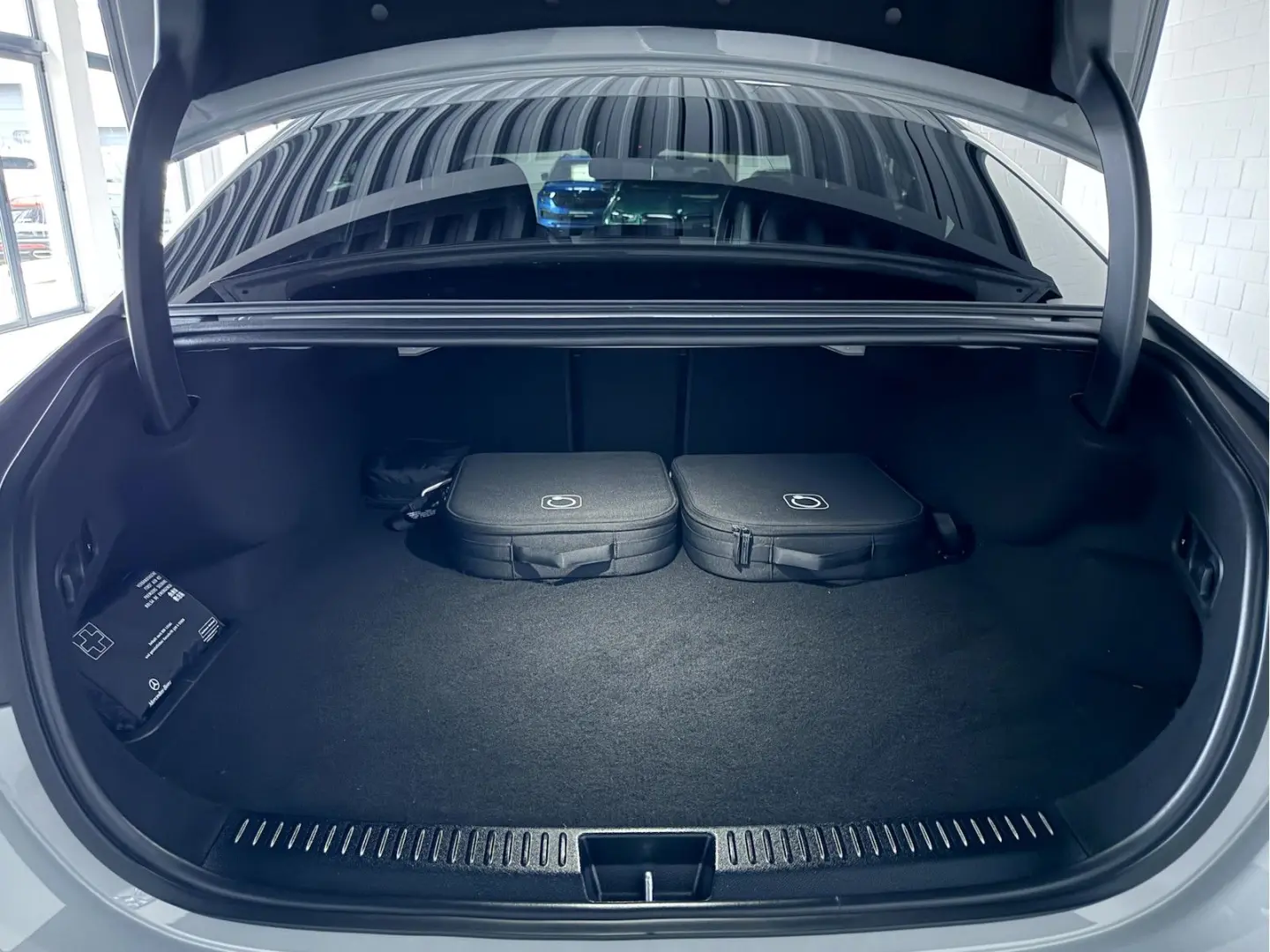 E 300 e AMG Line Superscreen Burmester4D Night