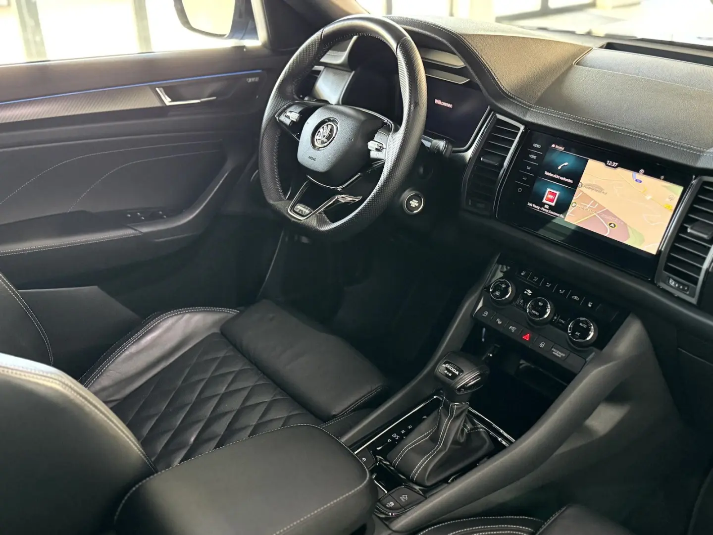 Kodiaq 2.0 TDI 4x4 Sportline 7 Sitzer Pano AHK