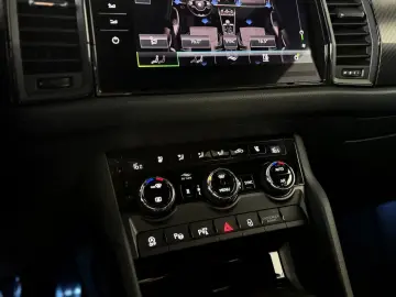 Kodiaq 2.0 TDI 4x4 Sportline 7 Sitzer Pano AHK