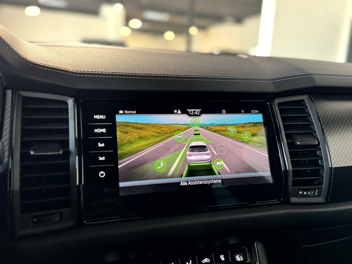 Kodiaq 2.0 TDI 4x4 Sportline 7 Sitzer Pano AHK