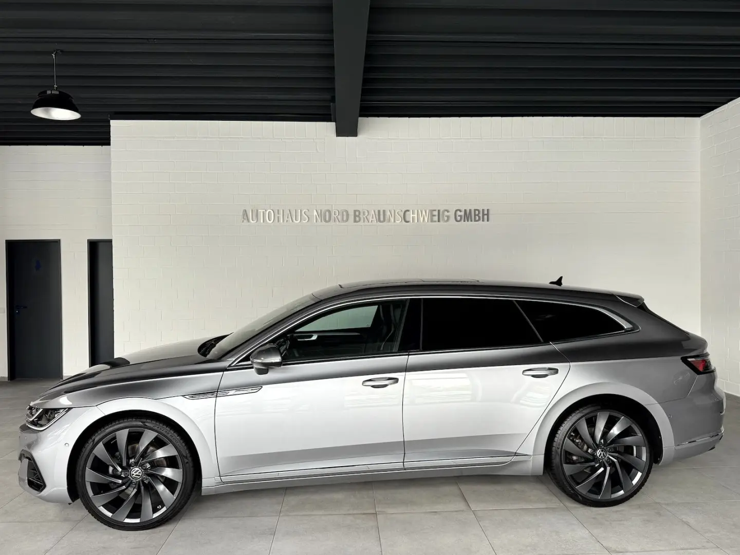 Arteon Shooting Brake 2.0 TSI R Line Pano IQ AHK