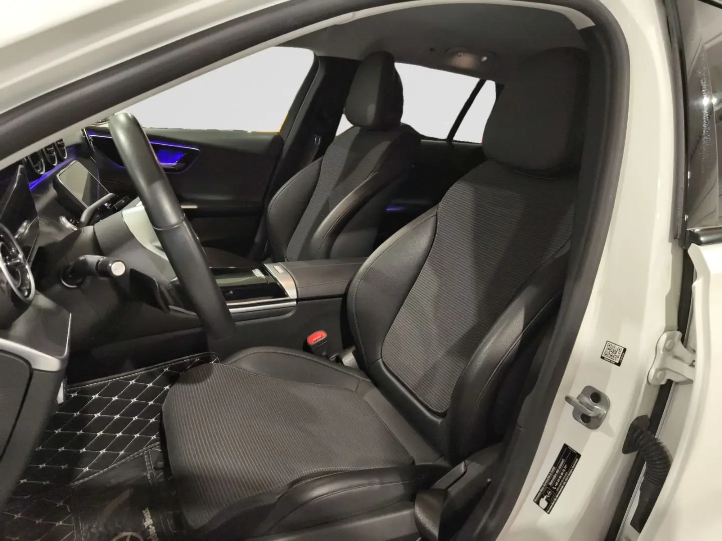 C 300 T-Modell T 4Matic AHK  High-End- Night-Pak