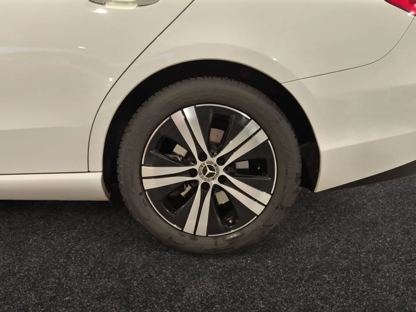 C 300 T-Modell T 4Matic AHK  High-End- Night-Pak