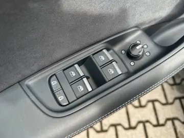 RSQ8 4.0 TFSI quattro exclusive Dynamik  B&O