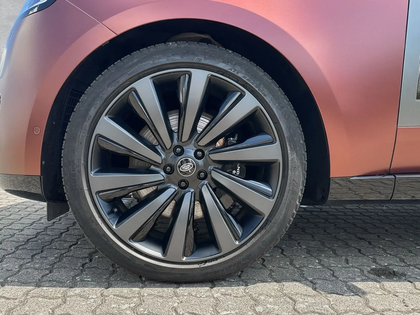 Range Rover SV P615 23-Zoll AHK SVO Lack SV INTR