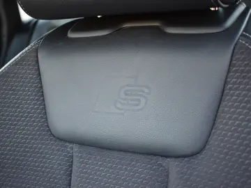 Audi A4 B9 2.0TDI 150cp S-line Manual