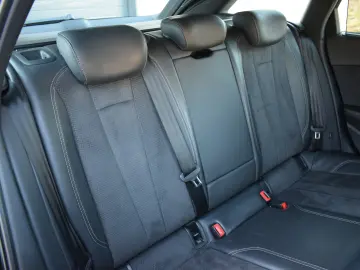 Audi A4 B9 2.0TDI 150cp S-line Manual