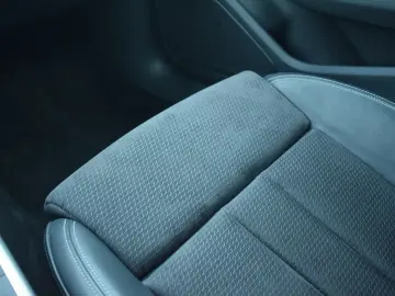 Audi A4 B9 2.0TDI 150cp S-line Manual