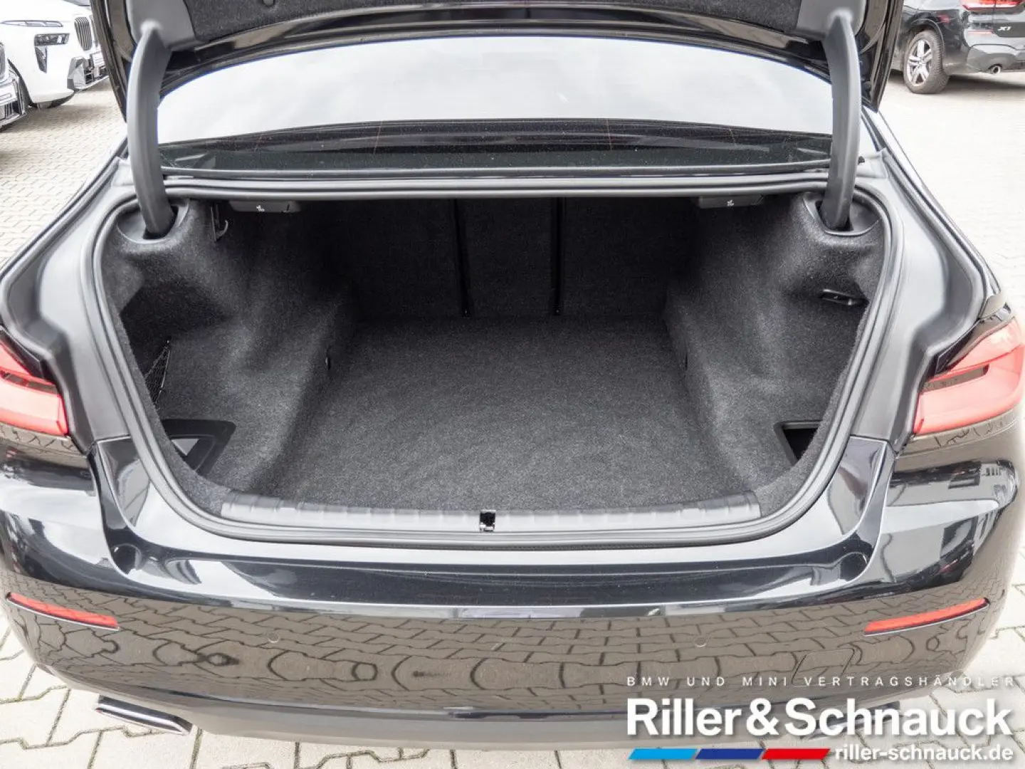 530i Luxury Line ACC HUD SITZBELÜFTUNG LED LASER