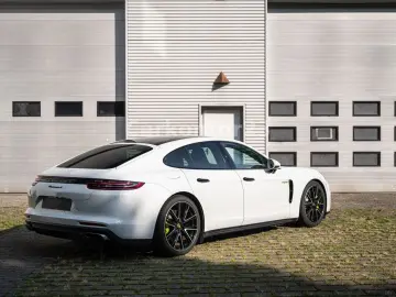 Panamera 4 E-Hybrid Leder Pano Chrono
