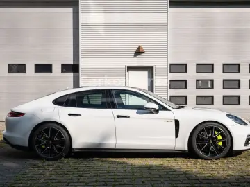 Panamera 4 E-Hybrid Leder Pano Chrono