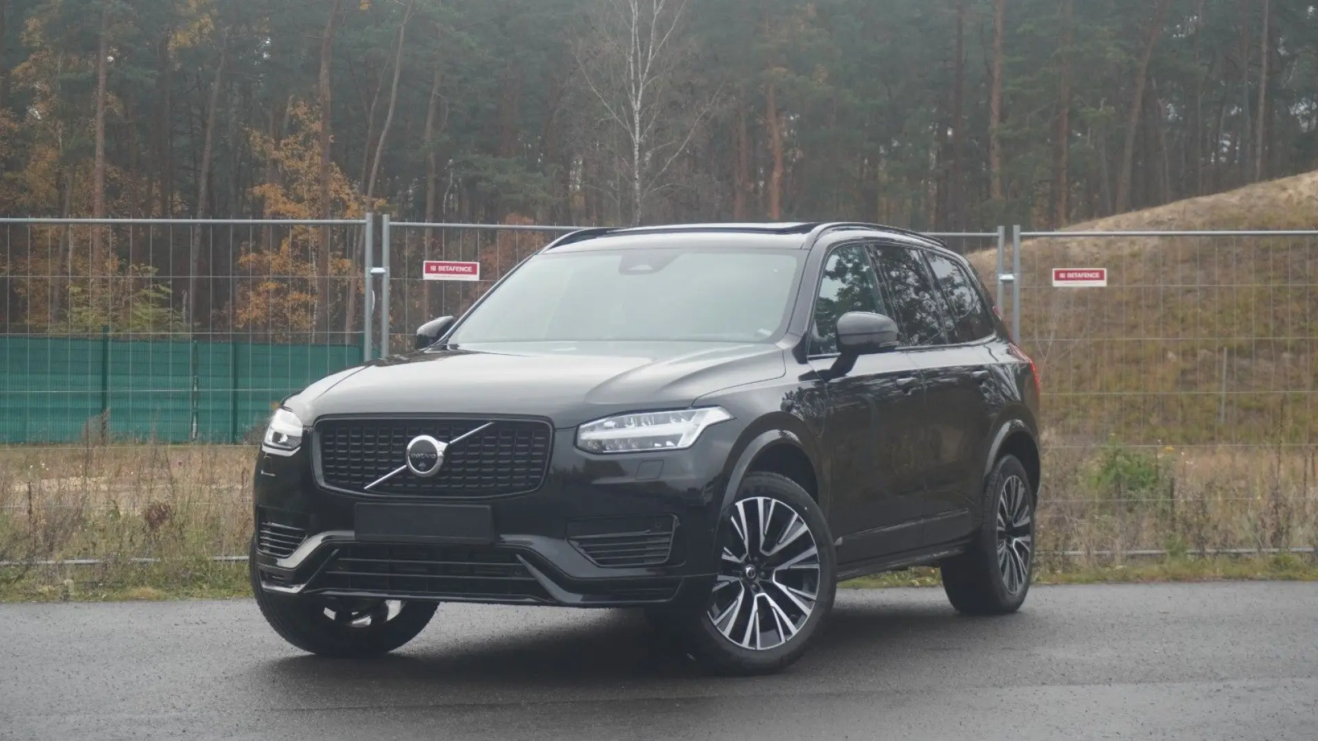 XC90 T8 Ultra Dark Hybrid Pano 360 B&W FourC AHK