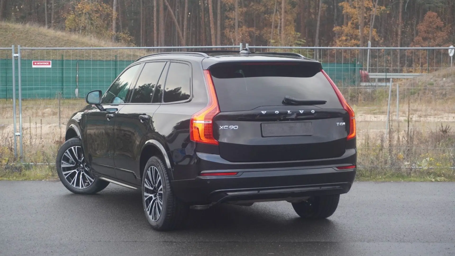 XC90 T8 Ultra Dark Hybrid Pano 360 B&W FourC AHK