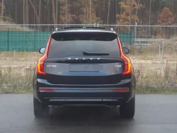 XC90 T8 Ultra Dark Hybrid Pano 360 B&W FourC AHK