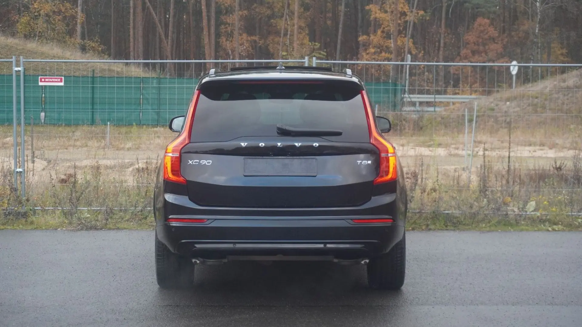 XC90 T8 Ultra Dark Hybrid Pano 360 B&W FourC AHK