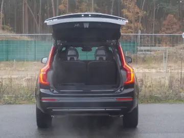 XC90 T8 Ultra Dark Hybrid Pano 360 B&W FourC AHK