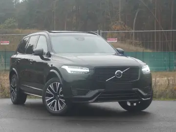 XC90 T8 Ultra Dark Hybrid Pano 360 B&W FourC AHK