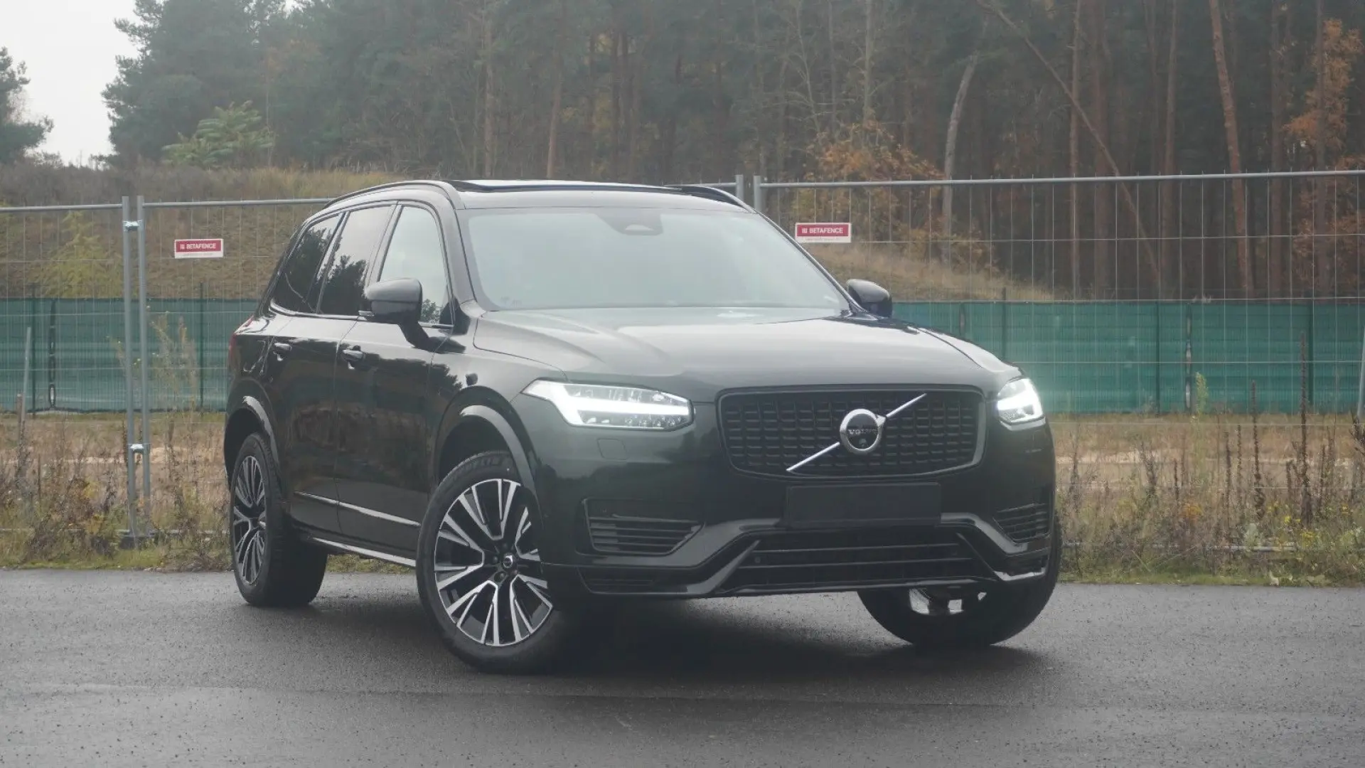 XC90 T8 Ultra Dark Hybrid Pano 360 B&W FourC AHK