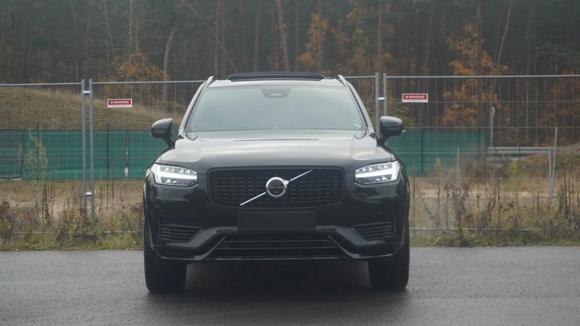 XC90 T8 Ultra Dark Hybrid Pano 360 B&W FourC AHK