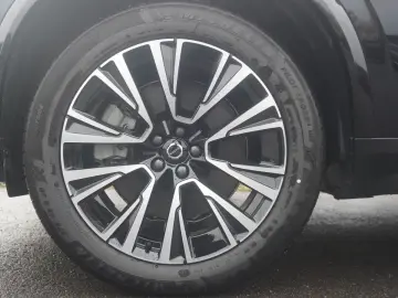 XC90 T8 Ultra Dark Hybrid Pano 360 B&W FourC AHK