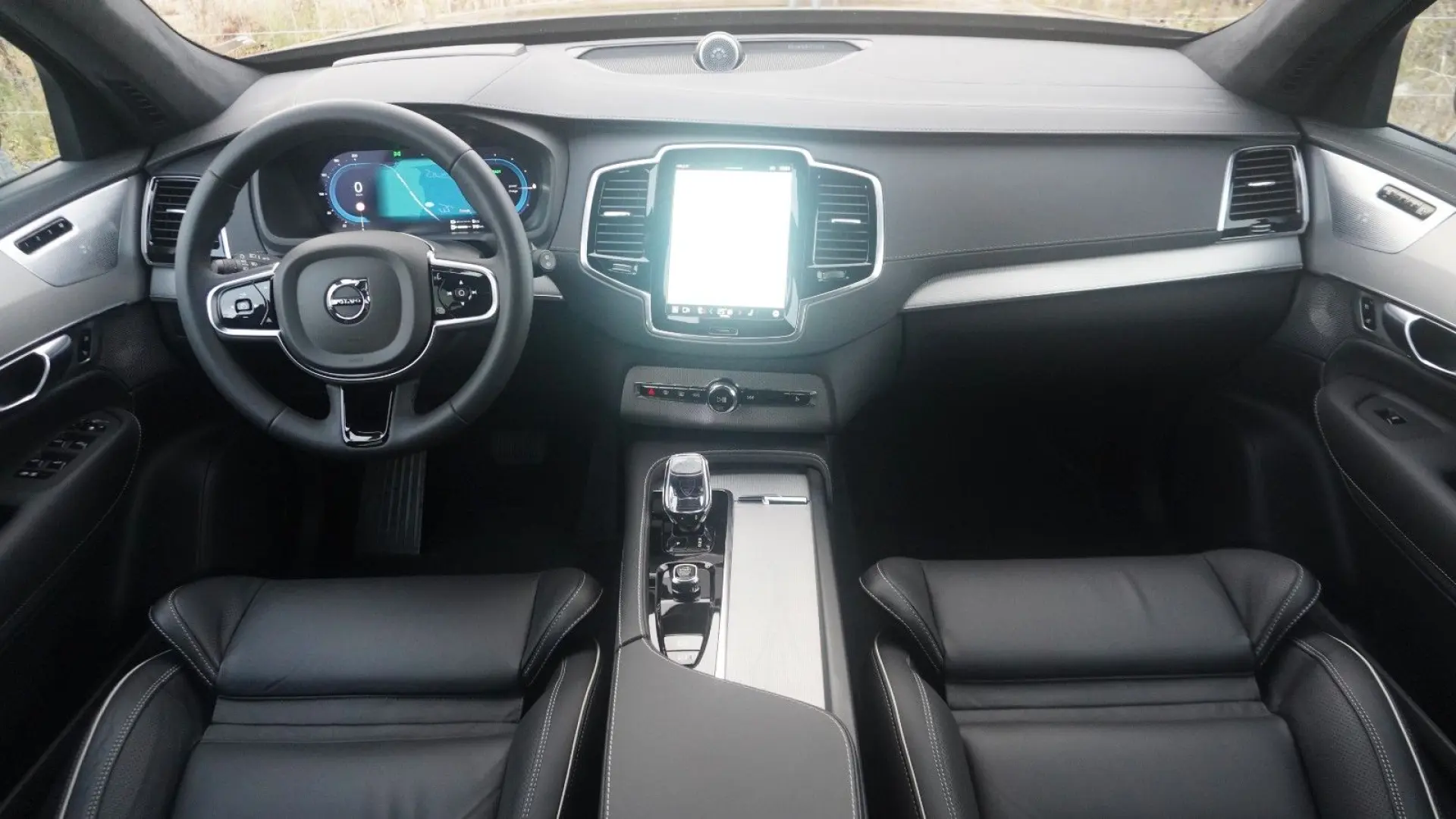 XC90 T8 Ultra Dark Hybrid Pano 360 B&W FourC AHK