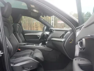 XC90 T8 Ultra Dark Hybrid Pano 360 B&W FourC AHK