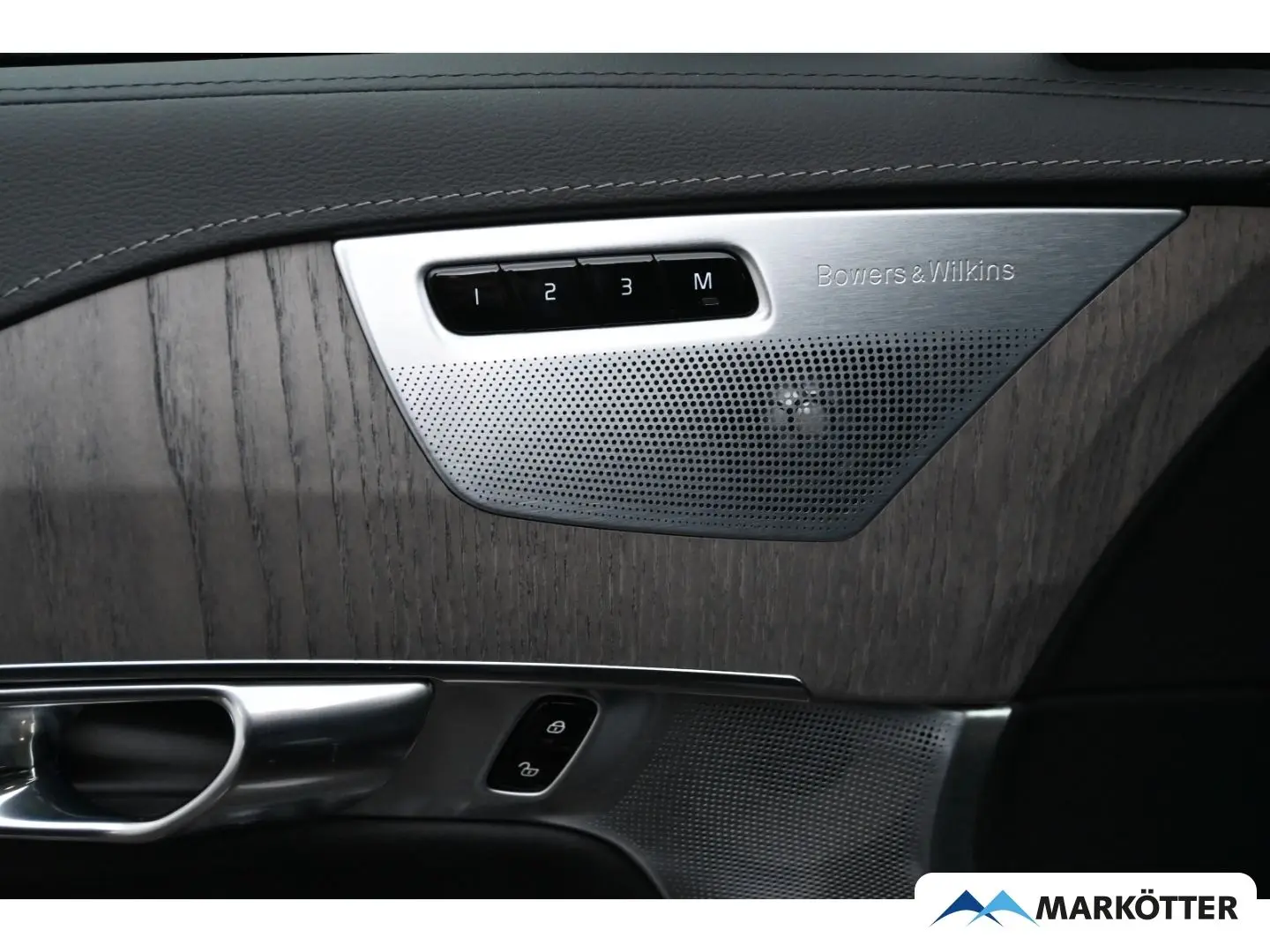 XC90 T8 AWD Ultimate Dark ACC Luft Massage Pano