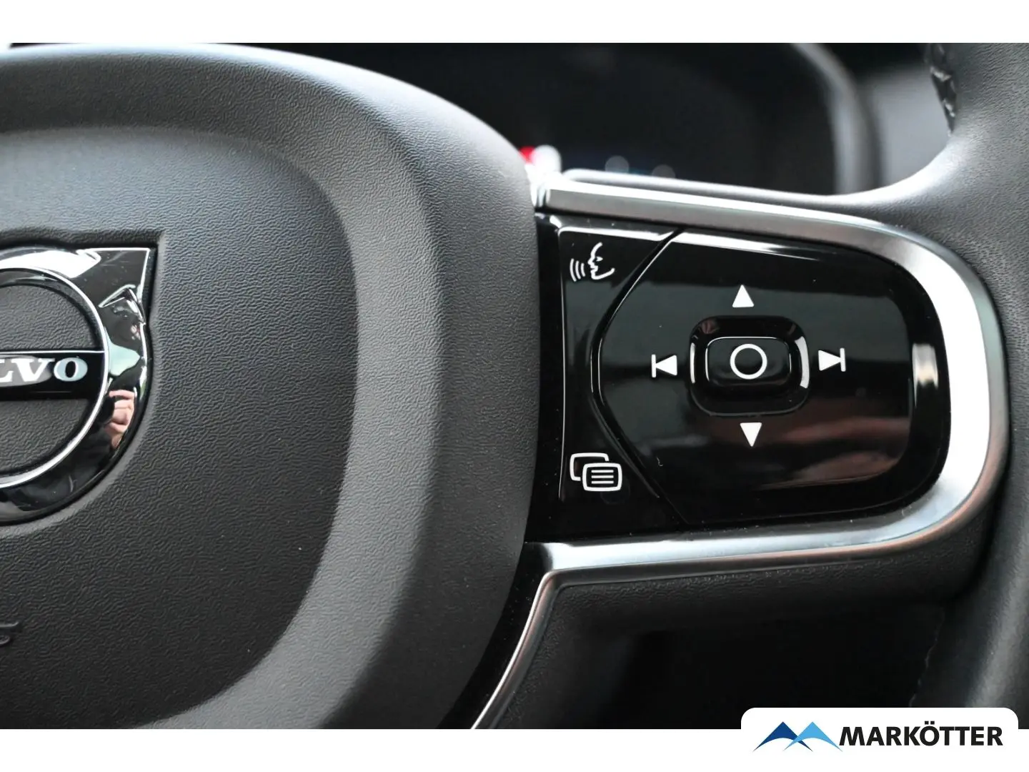 XC90 T8 AWD Ultimate Dark ACC Luft Massage Pano