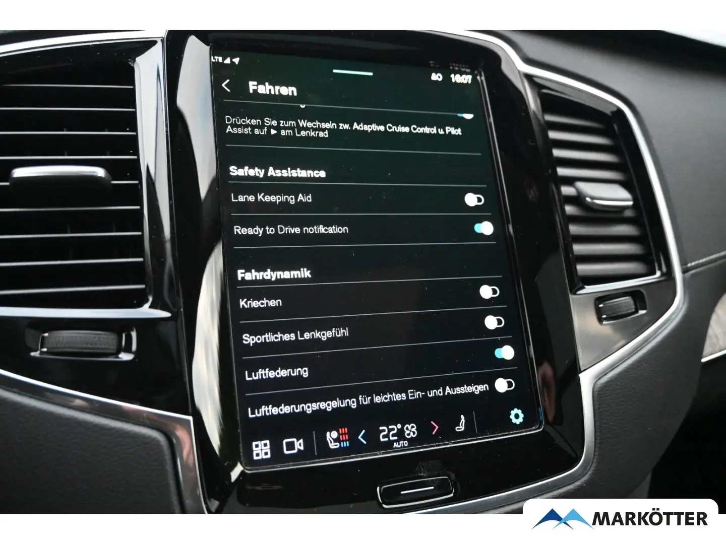 XC90 T8 AWD Ultimate Dark ACC Luft Massage Pano