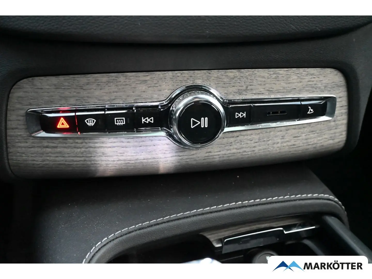 XC90 T8 AWD Ultimate Dark ACC Luft Massage Pano