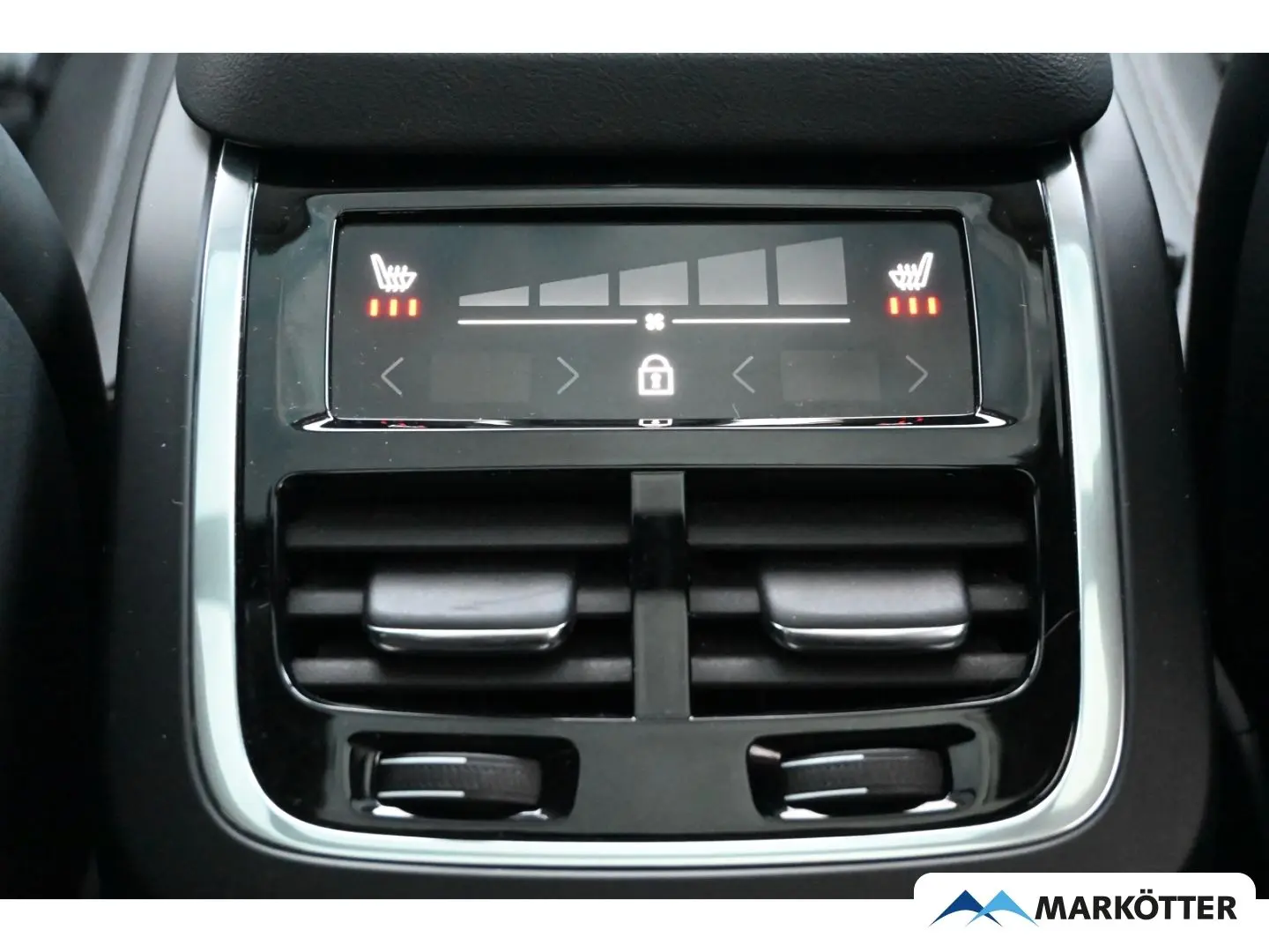 XC90 T8 AWD Ultimate Dark ACC Luft Massage Pano