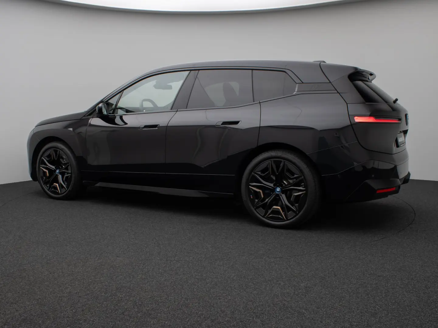 iX M60 360 Laser B&W DAB SoftCL ACC AHK 22Zoll