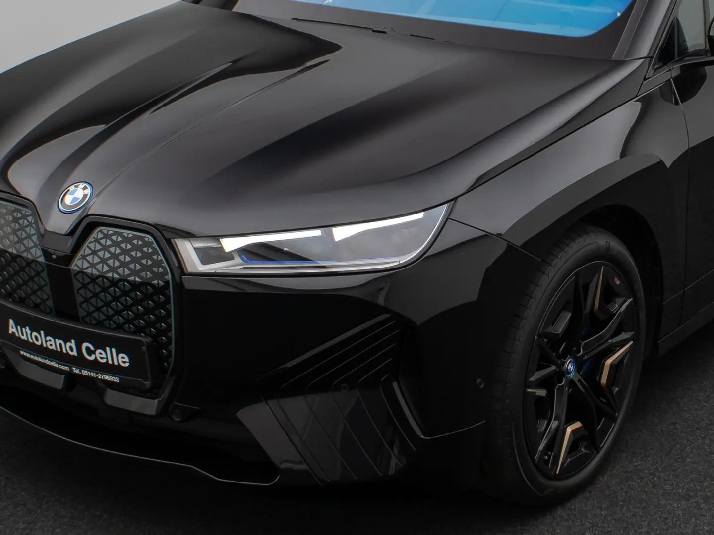 iX M60 360 Laser B&W DAB SoftCL ACC AHK 22Zoll