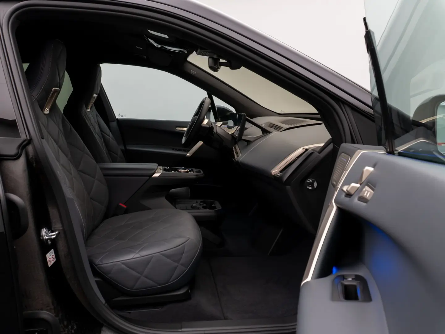 iX M60 360 Laser B&W DAB SoftCL ACC AHK 22Zoll