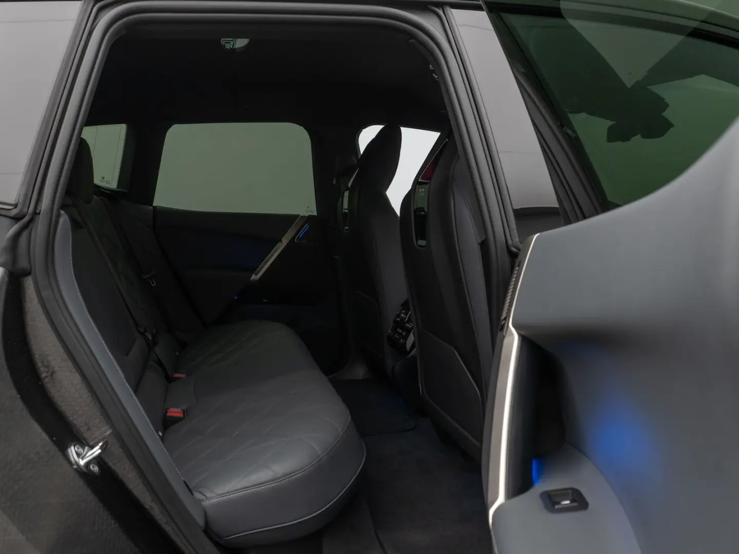 iX M60 360 Laser B&W DAB SoftCL ACC AHK 22Zoll