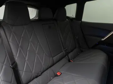 iX M60 360 Laser B&W DAB SoftCL ACC AHK 22Zoll