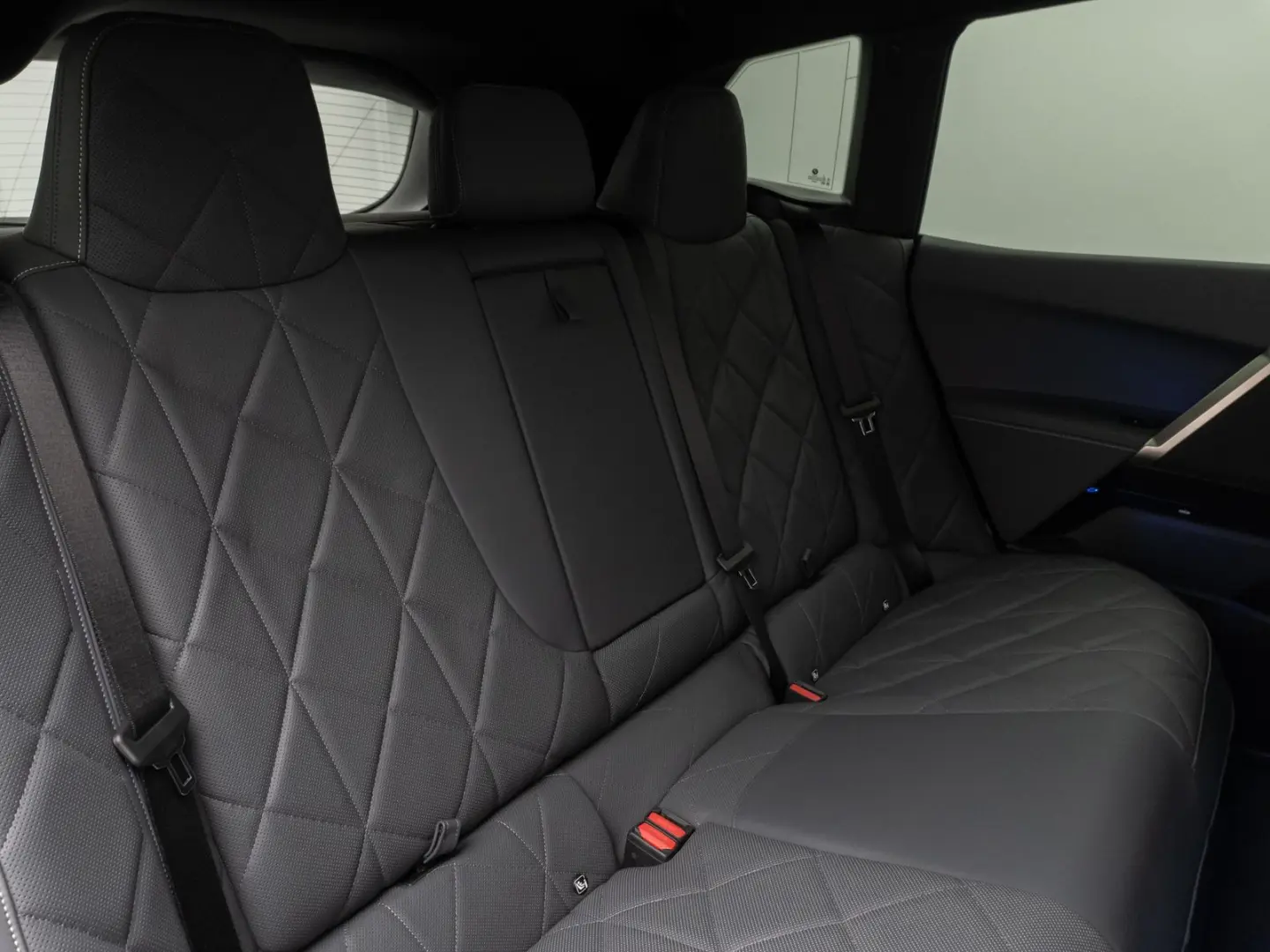 iX M60 360 Laser B&W DAB SoftCL ACC AHK 22Zoll