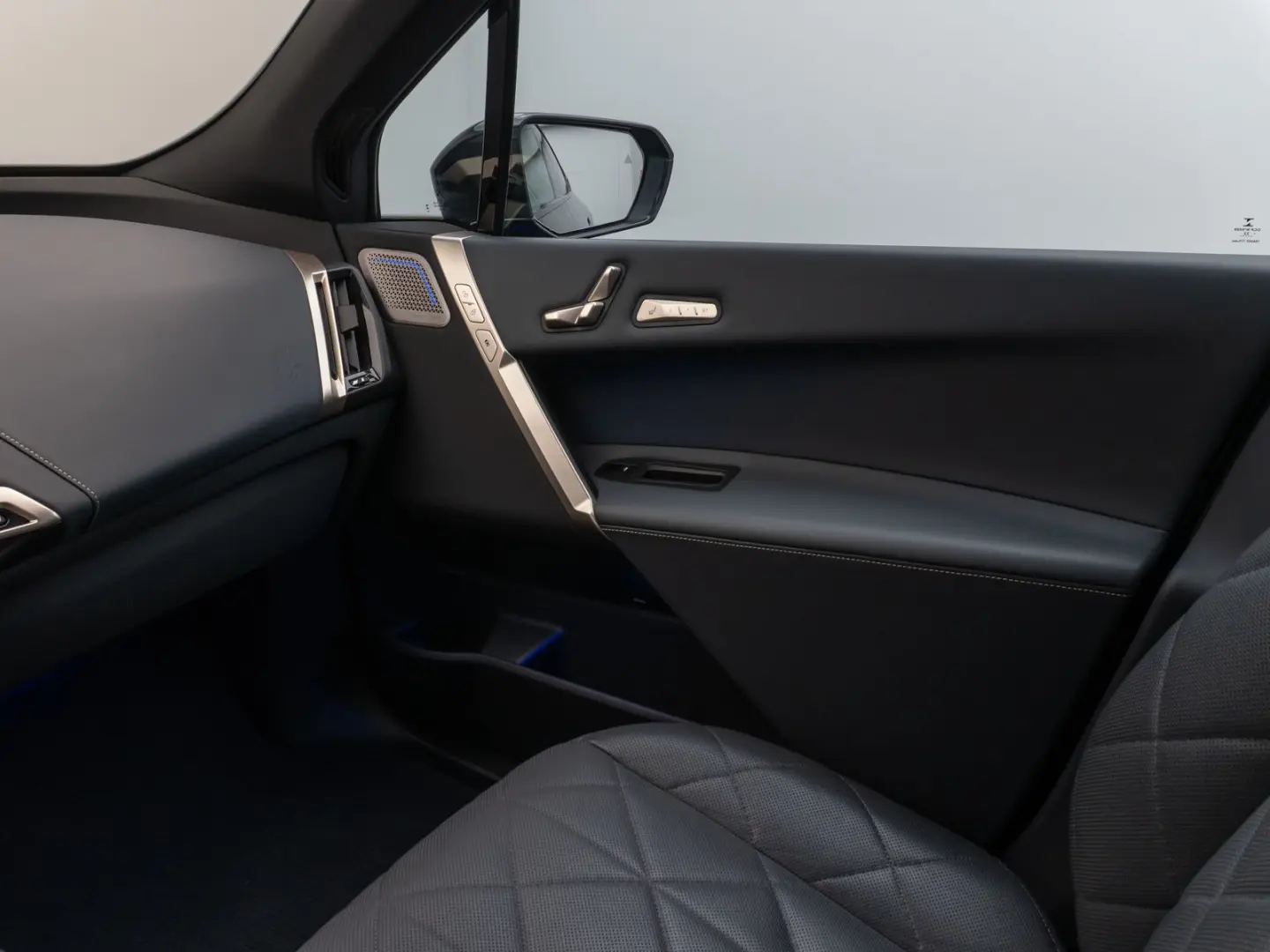 iX M60 360 Laser B&W DAB SoftCL ACC AHK 22Zoll