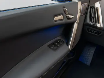 iX M60 360 Laser B&W DAB SoftCL ACC AHK 22Zoll