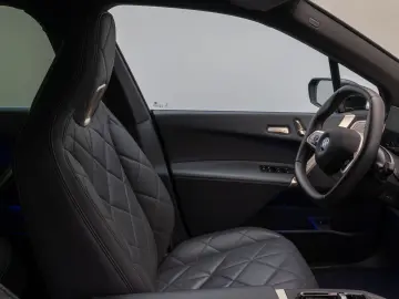 iX M60 360 Laser B&W DAB SoftCL ACC AHK 22Zoll