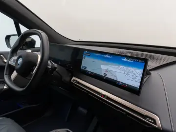 iX M60 360 Laser B&W DAB SoftCL ACC AHK 22Zoll