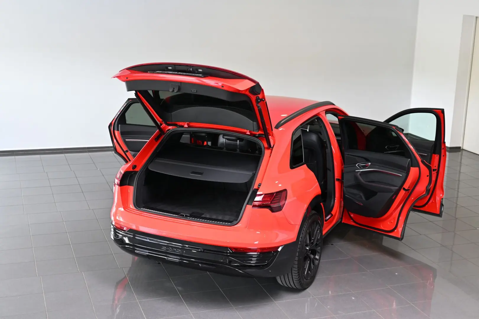 Q8 e-tron 55 Quattro Advanced S-Line Matrix 21