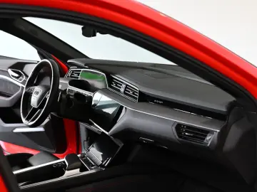 Q8 e-tron 55 Quattro Advanced S-Line Matrix 21