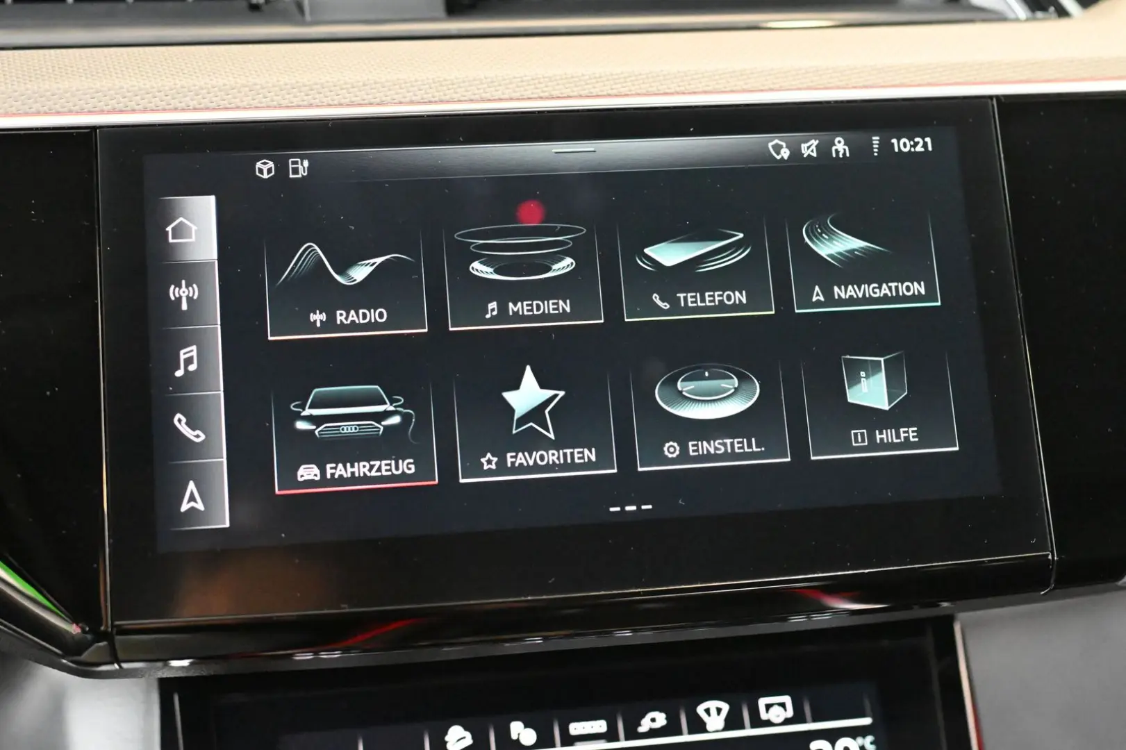 Q8 e-tron 55 Quattro Advanced S-Line Matrix 21